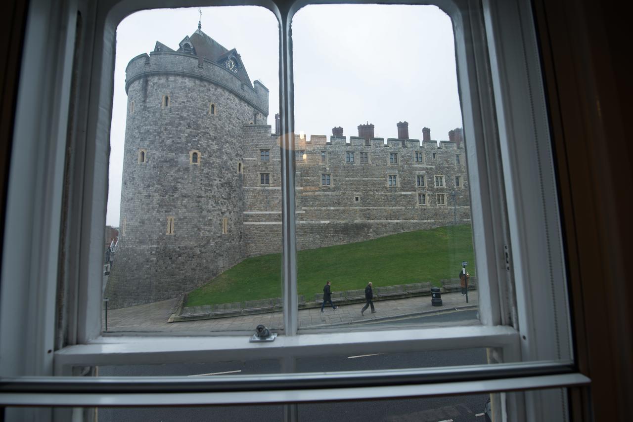 Central Windsor Apartment Facing The Castle Εξωτερικό φωτογραφία