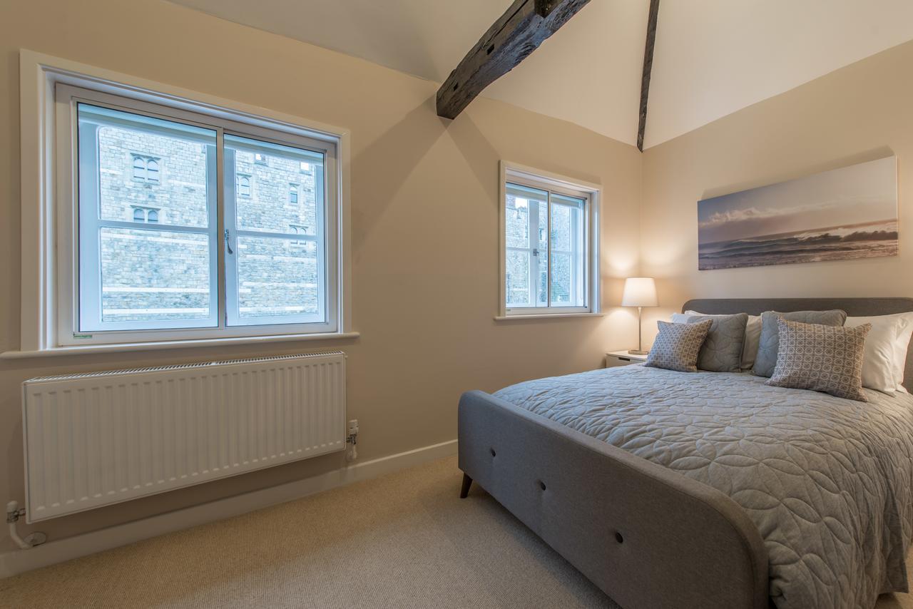 Central Windsor Apartment Facing The Castle Εξωτερικό φωτογραφία
