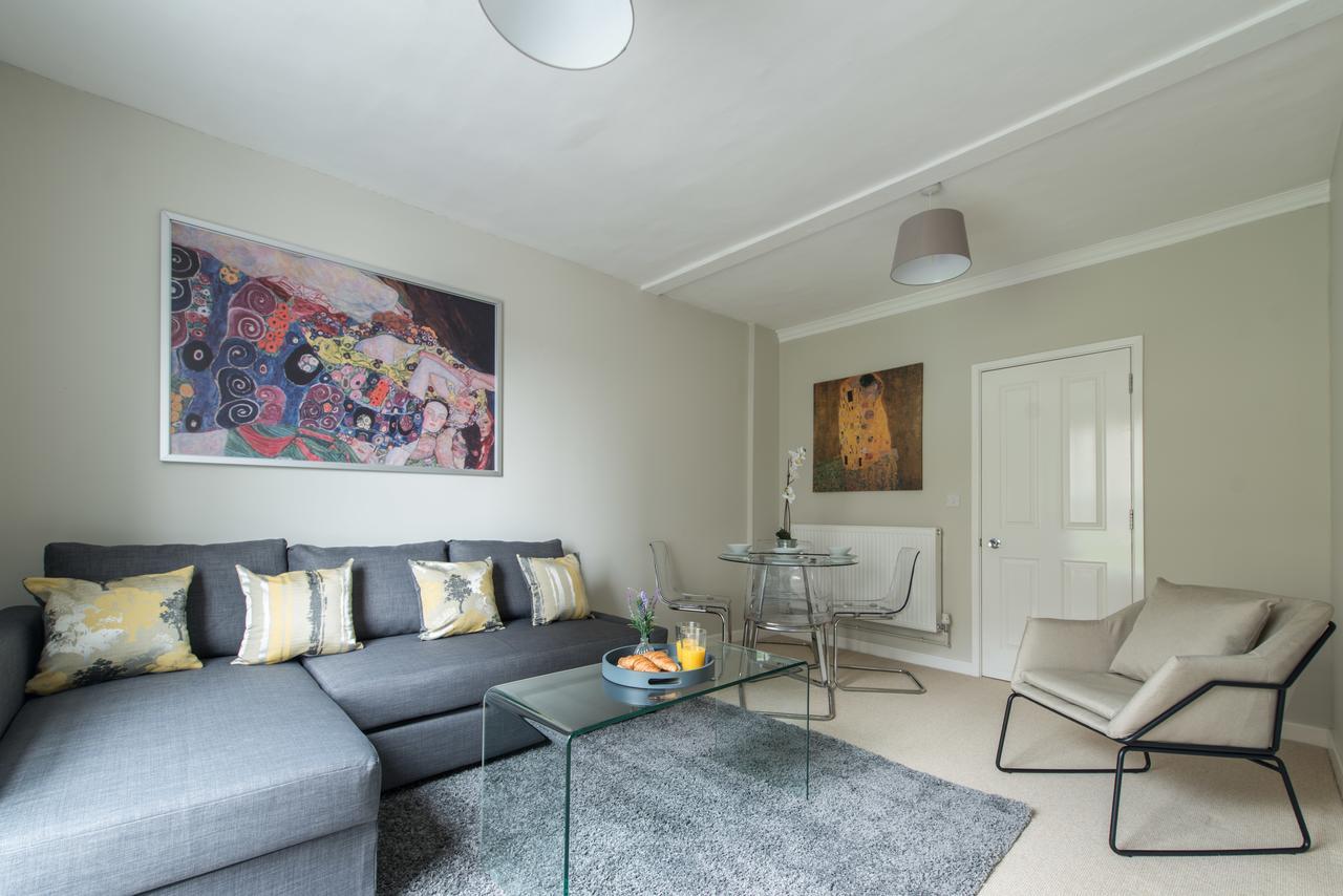 Central Windsor Apartment Facing The Castle Εξωτερικό φωτογραφία