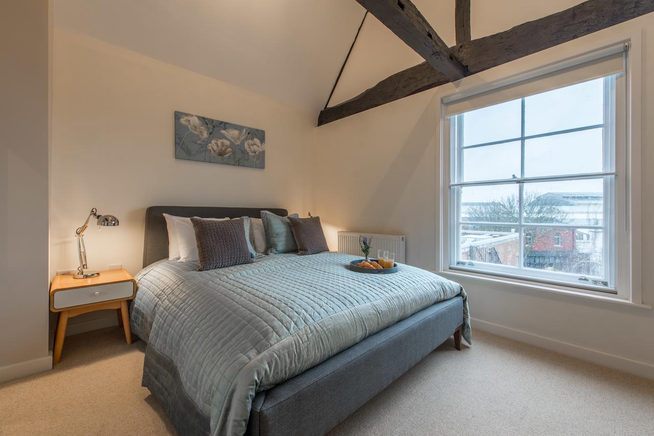 Central Windsor Apartment Facing The Castle Εξωτερικό φωτογραφία